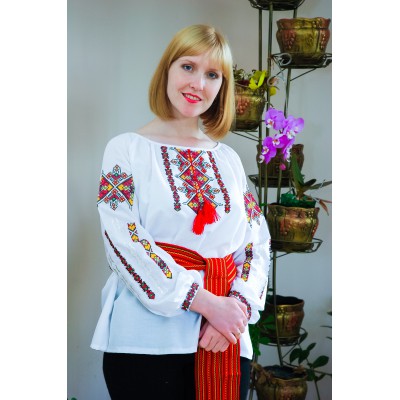Embroidered blouse "Golden Peaks"